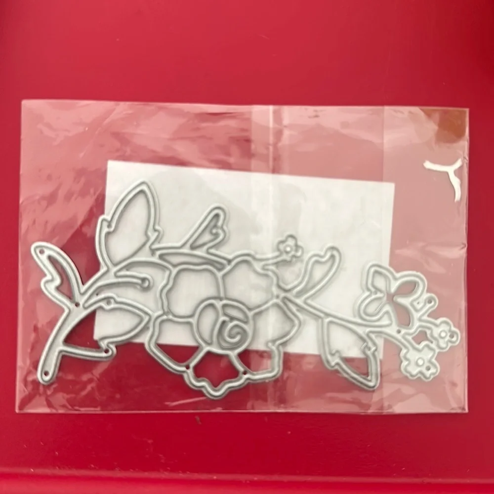 🆕 Cricut cutting dye - flower design NWT